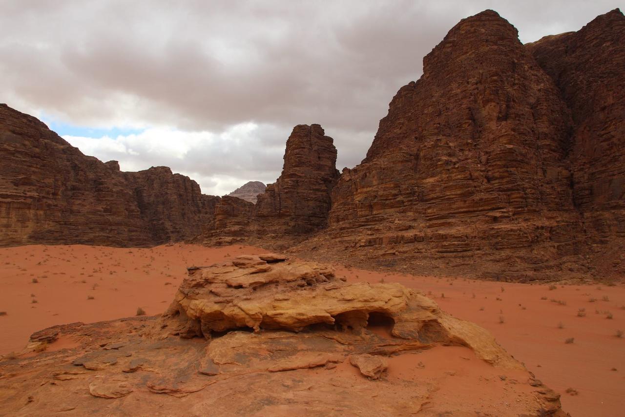 Wadi Rum Desert Secret Camp ワディ ・ラム エクステリア 写真